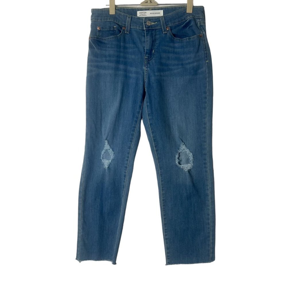 Levi Strauss SIGNATURE Denim Jeans Women Size 6 Mid Rise Boyfriend Distressed‎